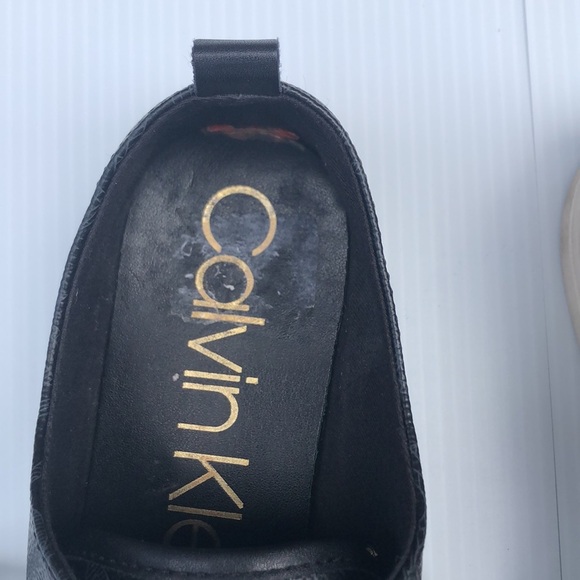 Calvin Klein ladies flats in and size 11. - Picture 4 of 9